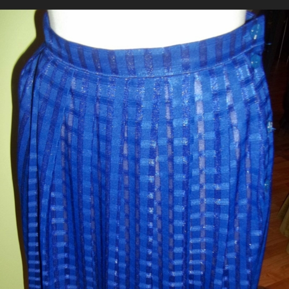 Fun and Flirty St. Michael Vintage Skirt - Picture 3 of 6
